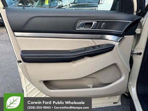 Used 2018 Ford Explorer XLT w/ Equipment Group 201A AWD/4WD image 12