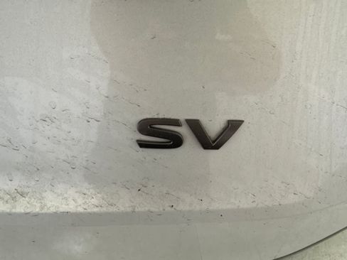 Used 2024 Nissan Rogue SV FWD image 13