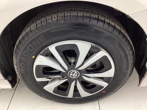 Used 2017 Toyota Prius Prime Premium w/ Carpet Mat Package image 44