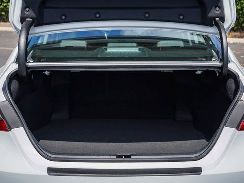 Used 2022 Toyota Camry SE w/ Carpet Mat Package (TMS) FWD image 23