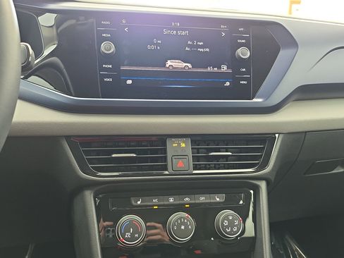 Certified 2023 Volkswagen Taos SE FWD image 19