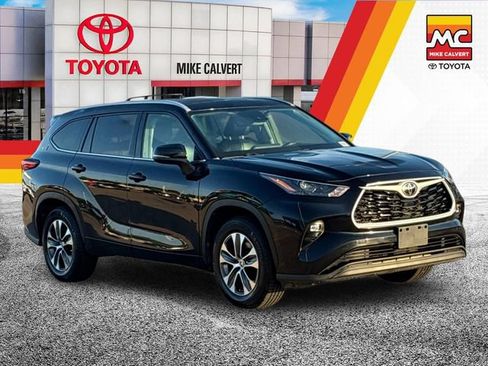 Used 2022 Toyota Highlander XLE FWD image 7