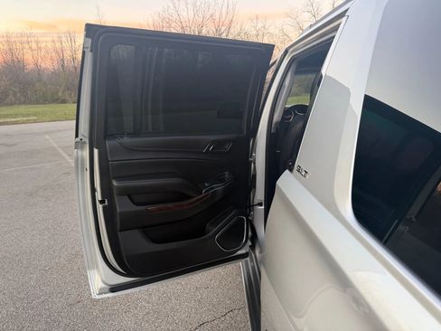 Used 2015 GMC Yukon XL SLT image 35