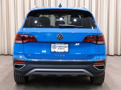Used 2023 Volkswagen Taos SE w/ Panoramic Sunroof Package AWD/4WD image 4