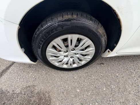 Used 2012 Toyota Camry LE FWD image 34