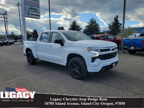 Used 2022 Chevrolet Silverado 1500 RST w/ Z71 Off-Road Package AWD/4WD image 1