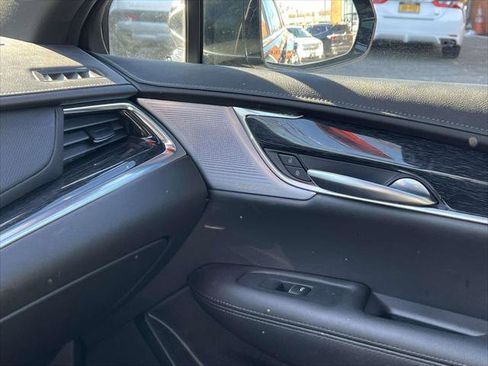 Certified 2023 Cadillac XT5 Premium Luxury image 37