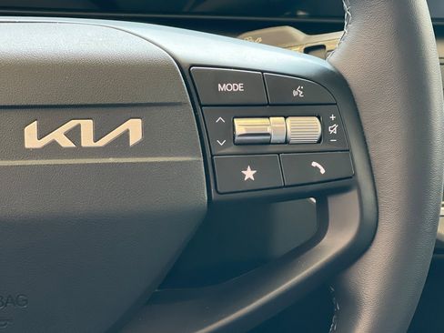 Used 2025 Kia K4 EX image 26
