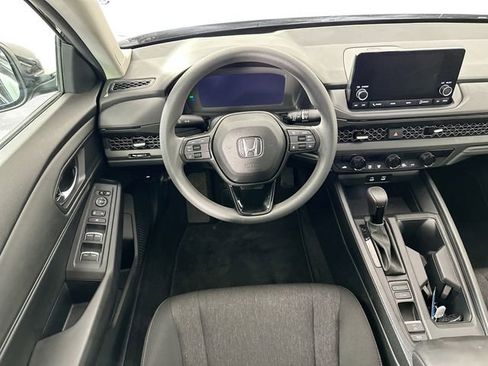 Used 2023 Honda Accord EX image 11