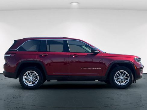 Certified 2023 Jeep Grand Cherokee Laredo w/ Luxury Tech Group I AWD/4WD image 6