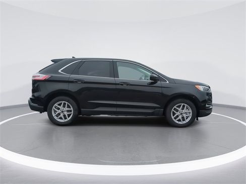 Used 2024 Ford Edge SEL image 9