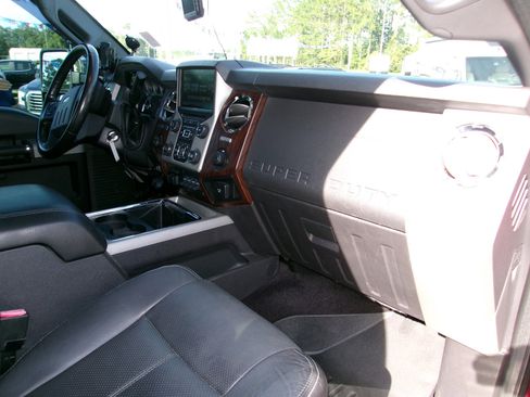 Used 2014 Ford F250 Lariat w/ Lariat Ultimate Package image 23