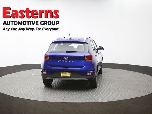 Used 2025 Hyundai Venue SEL image 38