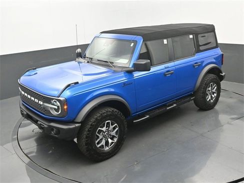 Used 2023 Ford Bronco Badlands image 31