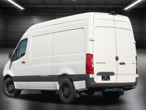 Used 2024 Mercedes-Benz Sprinter 144 Cargo image 9