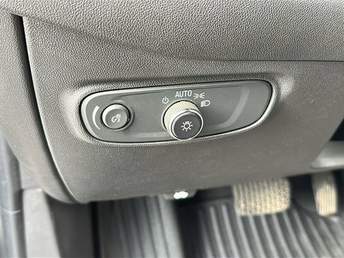 Used 2024 Chevrolet Equinox LT AWD/4WD image 16