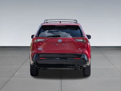 Used 2022 Toyota RAV4 SE w/ Weather & Moonroof Package AWD/4WD image 4