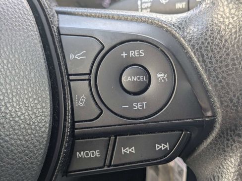 Used 2019 Toyota RAV4 LE FWD image 32