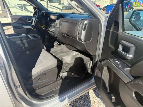 Used 2019 Chevrolet Silverado 1500 LT AWD/4WD image 25