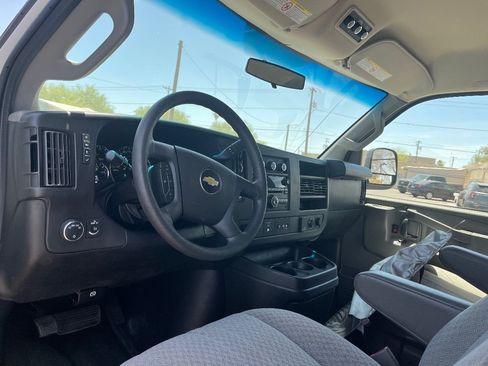 Used 2017 Chevrolet Express 3500 LT w/ LT Preferred Equipment Group RWD image 23