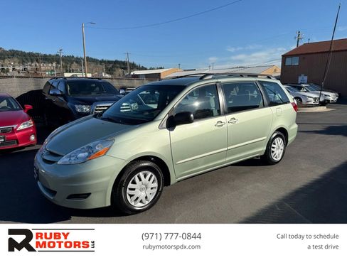 Used 2007 Toyota Sienna LE image 1