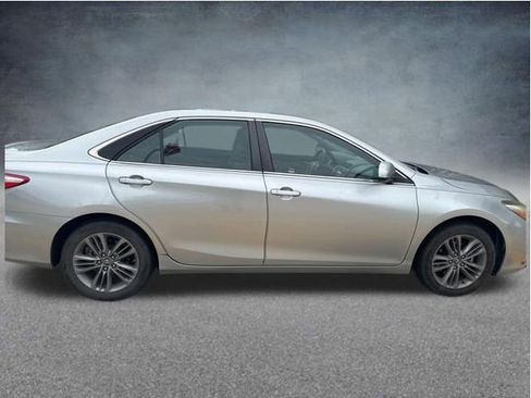 Used 2017 Toyota Camry SE FWD image 8