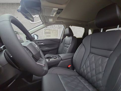 New 2026 Nissan Rogue Platinum image 19