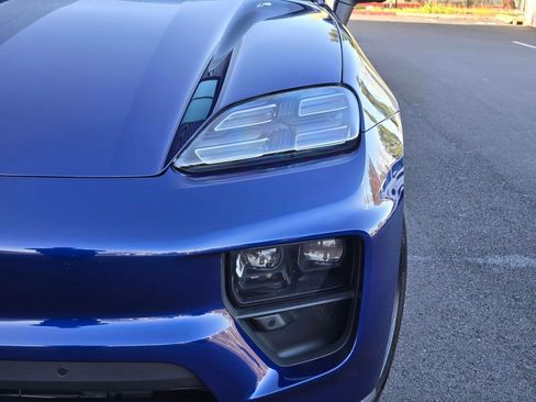 New 2025 Porsche Macan 4S Electric image 12