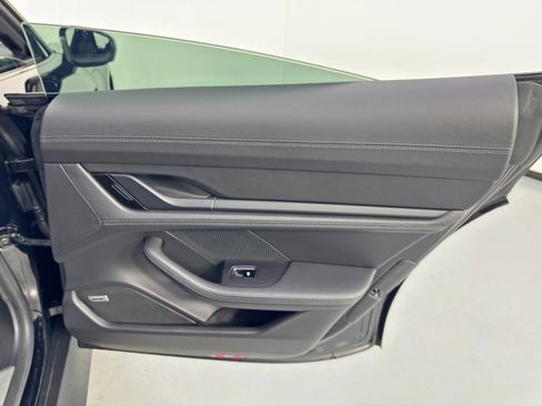 Used 2020 Porsche Taycan 4S image 47
