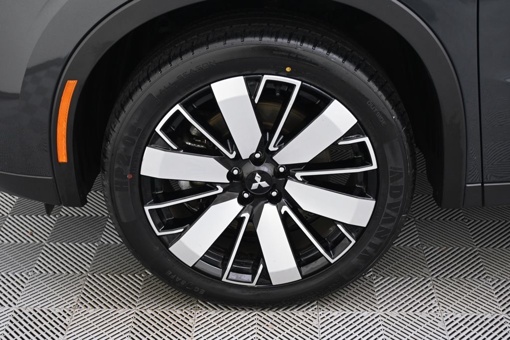 Used 2025 Mitsubishi Outlander SE AWD/4WD image 19