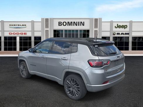 Used 2022 Jeep Compass High Altitude AWD/4WD image 3