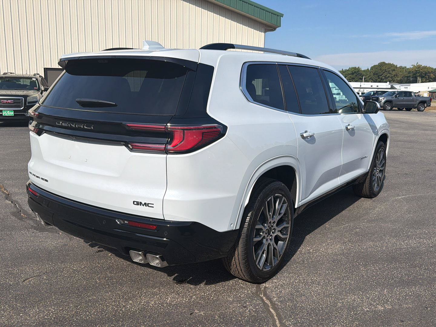 New 2027 GMC Acadia Denali Ultimate w/ LPO, Floor Liner Package AWD/4WD image 5