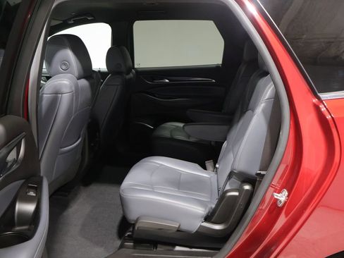 Used 2024 Buick Enclave Premium AWD/4WD image 17