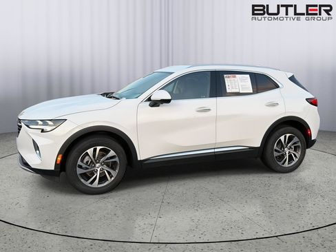 Used 2023 Buick Envision Essence w/ Technology Package I AWD/4WD image 3