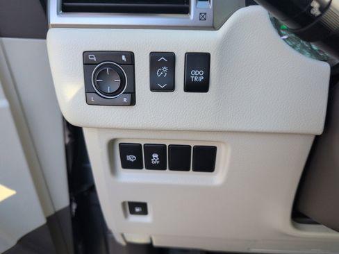 Used 2015 Lexus GX 460 image 10