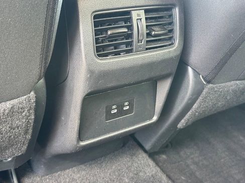 Used 2025 Nissan Rogue SV image 12