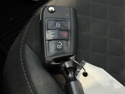Used 2019 Volkswagen Tiguan S w/ Driver Assistance Package FWD image 31