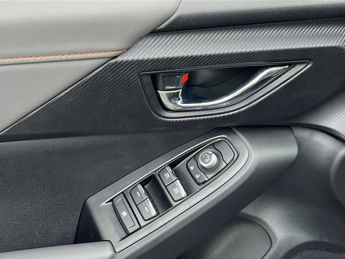 Certified 2025 Subaru Crosstrek 2.5i Limited w/ Crosstrek Mirror Package image 17