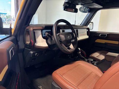 Used 2024 Ford Bronco Heritage Edition AWD/4WD image 6