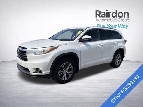 Used 2015 Toyota Highlander XLE AWD/4WD image 3