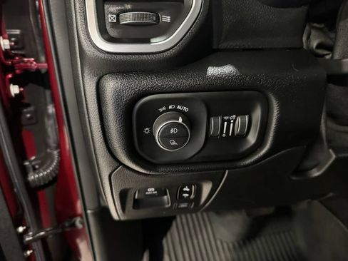 Used 2022 RAM 1500 Laramie AWD/4WD image 36