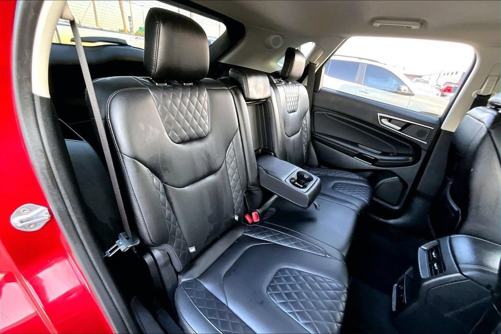Used 2024 Ford Edge Titanium AWD/4WD image 24
