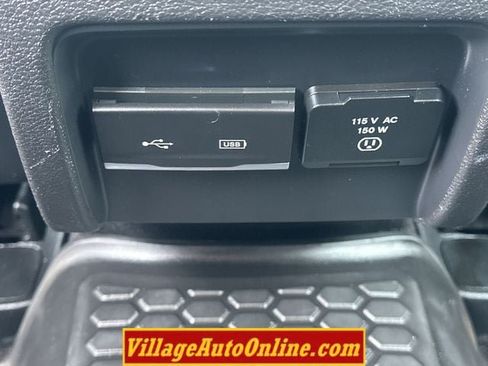 Used 2019 Jeep Cherokee Limited AWD/4WD image 34