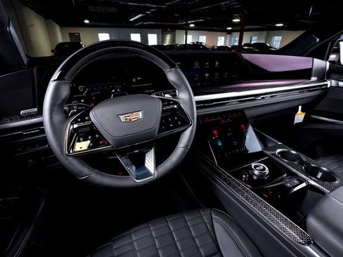 Used 2025 Cadillac Escalade V image 25