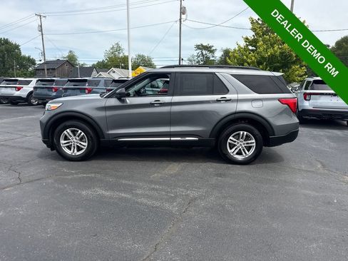 Used 2024 Ford Explorer XLT w/ Equipment Group 202A AWD/4WD image 1