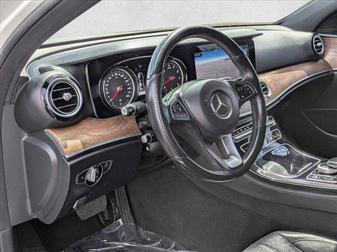 Used 2017 Mercedes-Benz E 300 image 10