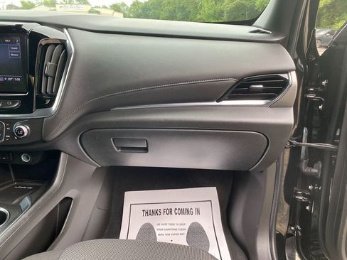 Used 2023 Chevrolet Traverse LT image 29