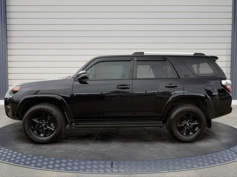 Used 2021 Toyota 4Runner SR5 Premium AWD/4WD image 4