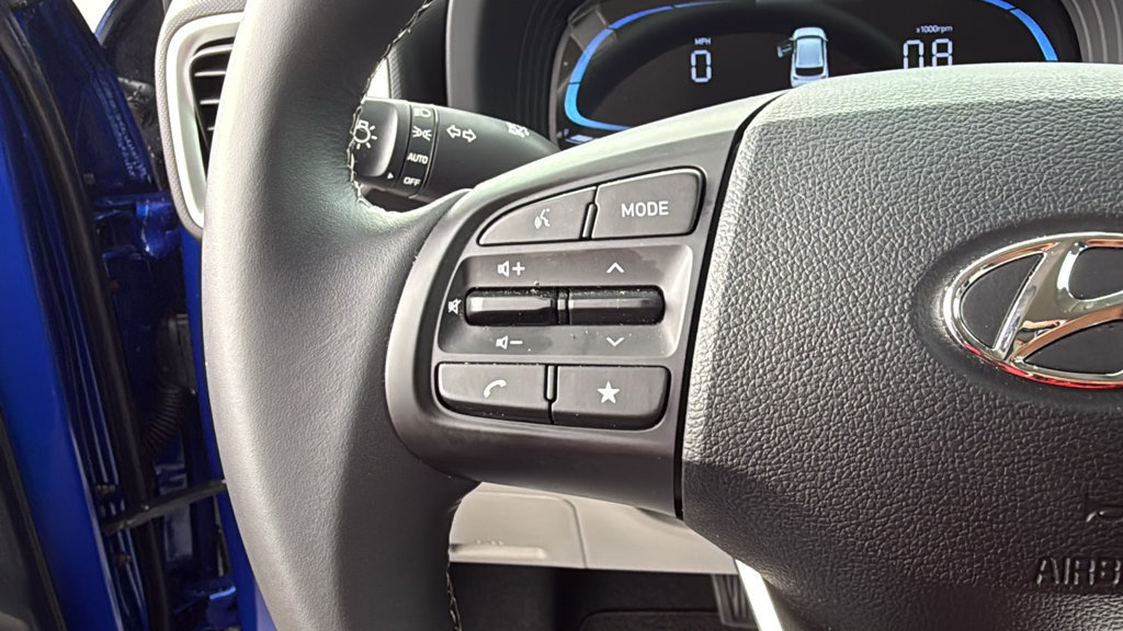 Used 2026 Hyundai Venue SEL FWD image 21