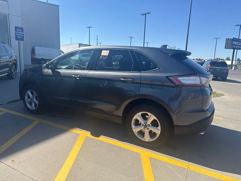 Used 2017 Ford Edge SE FWD image 7